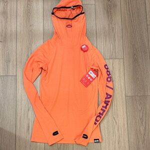 686 hoodie air hole thermal top size medium NWT